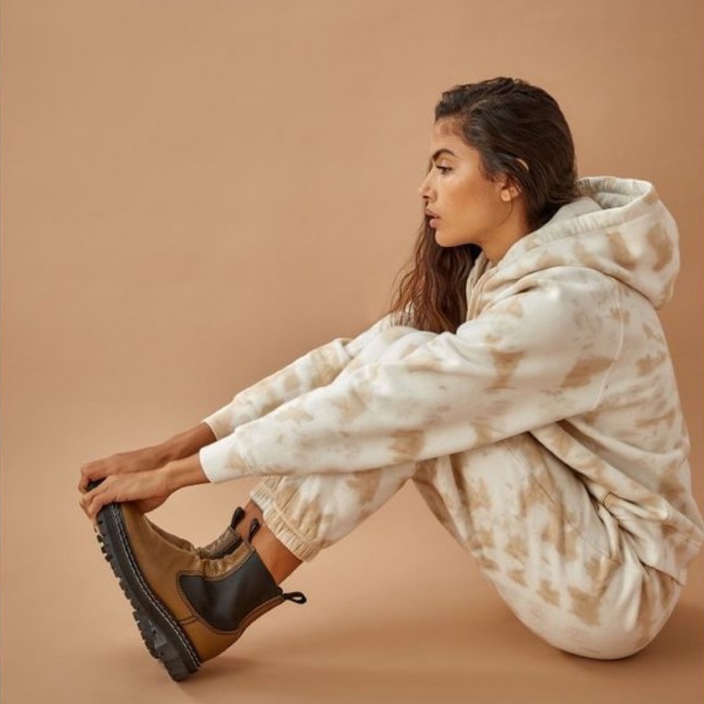✨NWT✨ REFORMATION Tanner Classic Hoodie in Clay Tornado Sz XS, S - Picture 2 of 4